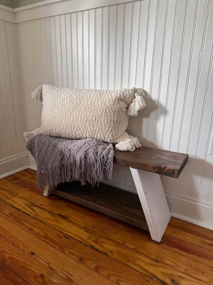 The Ridgeview Entryway Bench